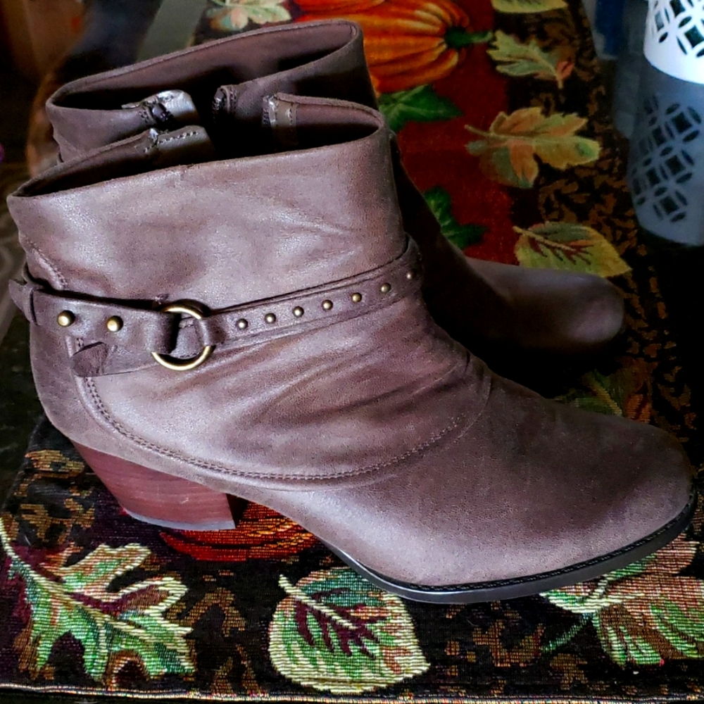 Bare Traps Boots, Brown, size 10